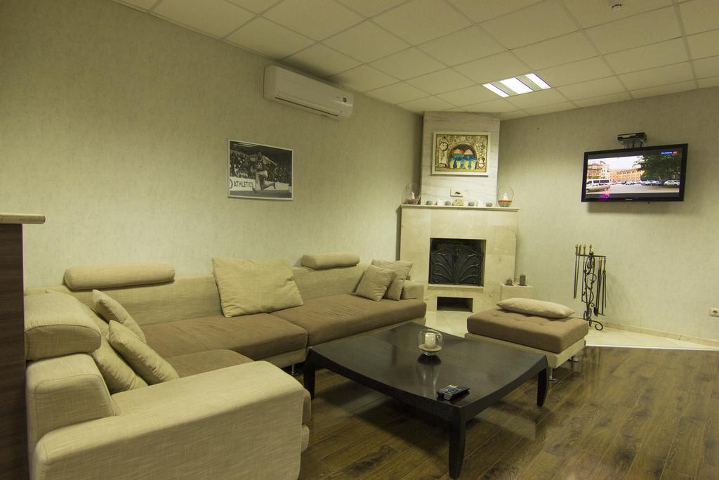 Athletics Hotel Tbilissi Extérieur photo